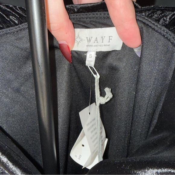 WAYF Black Rosette Off-the-Shoulder Velvet Top | Size Small | NWT 🖤 - Picture 4 of 5